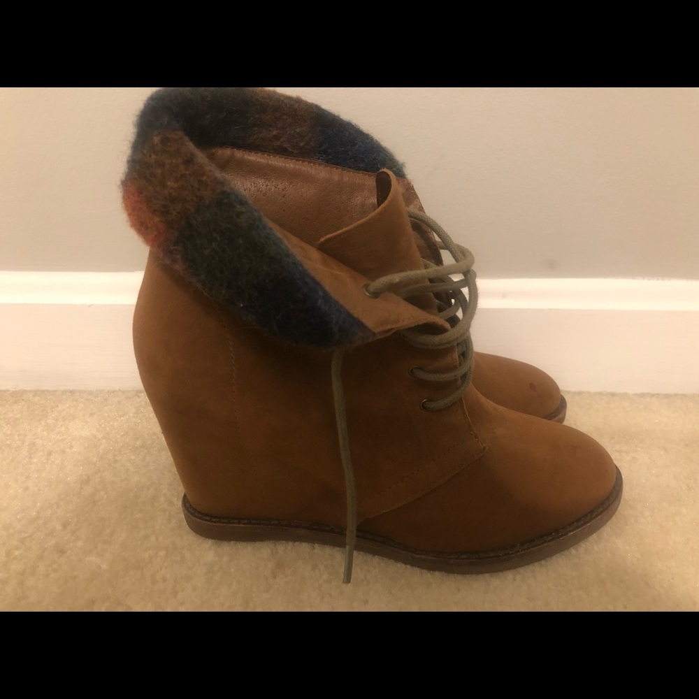 Johnston & Murphy booties size 6.5